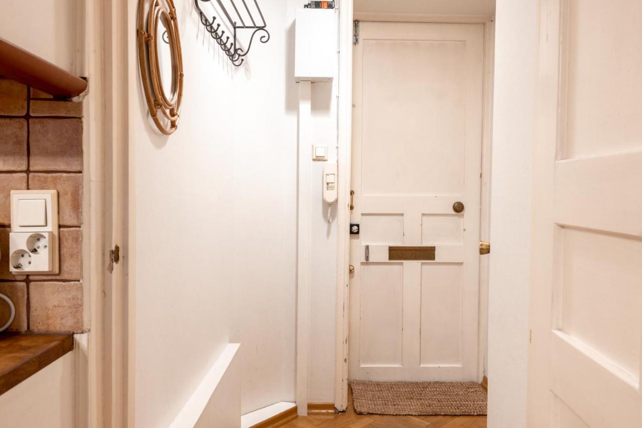 2Ndhomes Cozy & Compact Top Floor Studio In Erottaja Helsinki Exterior foto
